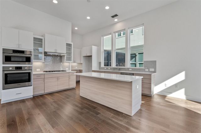 6300 Toscana Ave, Austin, TX 78724