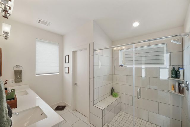 2210 Lou Ellen Lane F, Houston, TX 77018