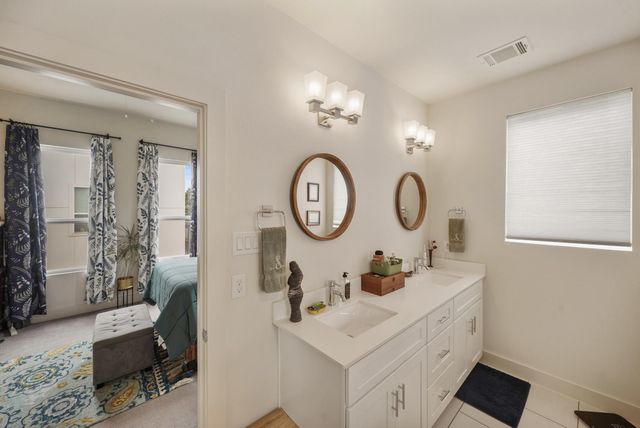 2210 Lou Ellen Lane F, Houston, TX 77018