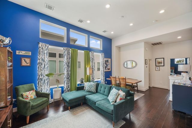 2210 Lou Ellen Lane F, Houston, TX 77018