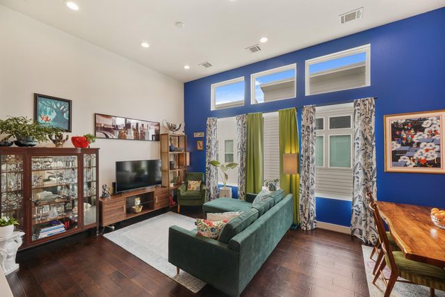 2210 Lou Ellen Lane F, Houston, TX 77018