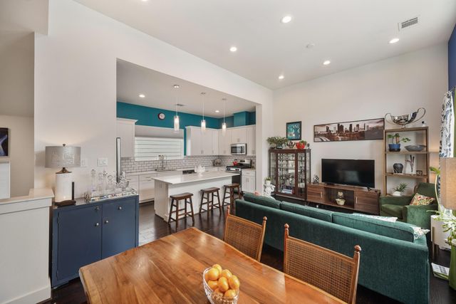 2210 Lou Ellen Lane F, Houston, TX 77018