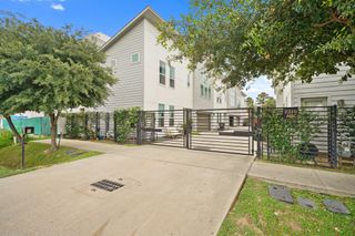 2210 Lou Ellen Lane F, Houston, TX 77018