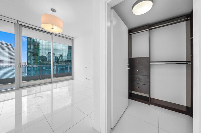 200 Biscayne Boulevard Way 4409, Miami, FL 33131