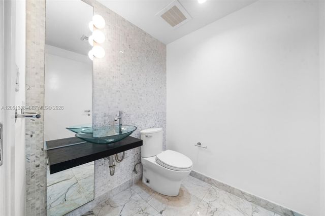 200 Biscayne Boulevard Way 4409, Miami, FL 33131