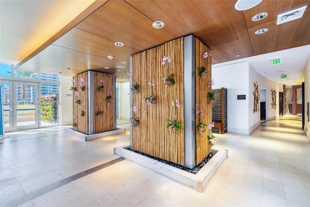 200 Biscayne Boulevard Way 4409, Miami, FL 33131