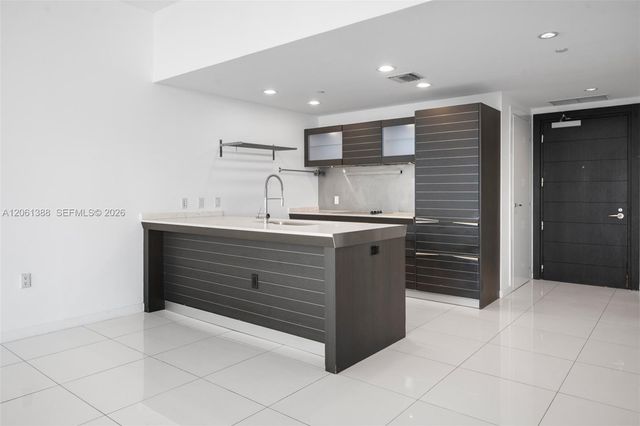 200 Biscayne Boulevard Way 4409, Miami, FL 33131