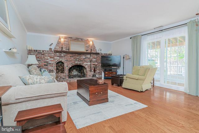 225 BUTTONWOOD DR, Feasterville Trevose, PA 19053