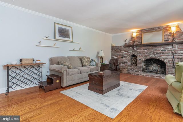 225 BUTTONWOOD DR, Feasterville Trevose, PA 19053