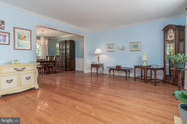 225 BUTTONWOOD DR, Feasterville Trevose, PA 19053
