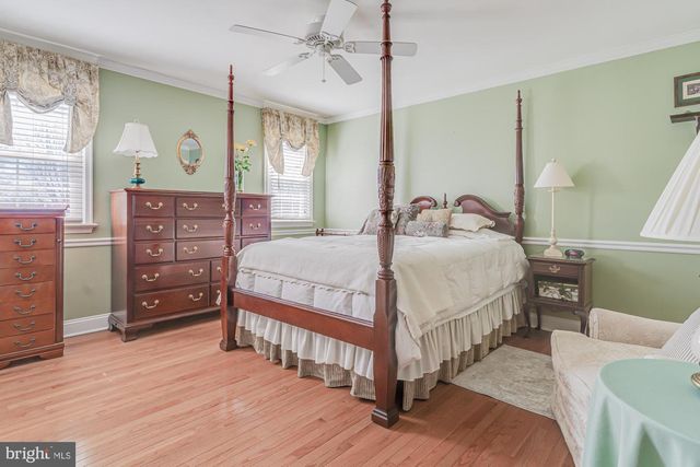 225 BUTTONWOOD DR, Feasterville Trevose, PA 19053