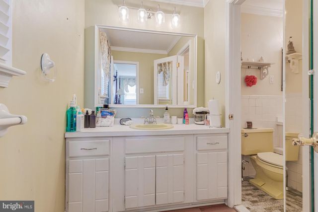 225 BUTTONWOOD DR, Feasterville Trevose, PA 19053