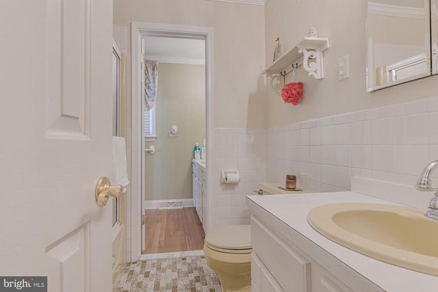 225 BUTTONWOOD DR, Feasterville Trevose, PA 19053