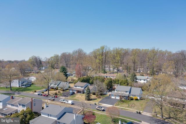 225 BUTTONWOOD DR, Feasterville Trevose, PA 19053