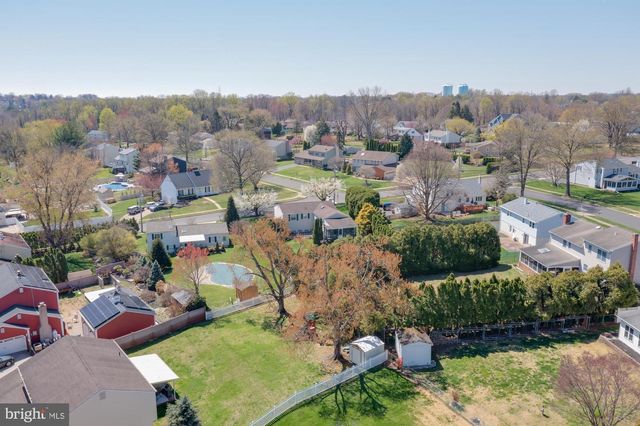 225 BUTTONWOOD DR, Feasterville Trevose, PA 19053