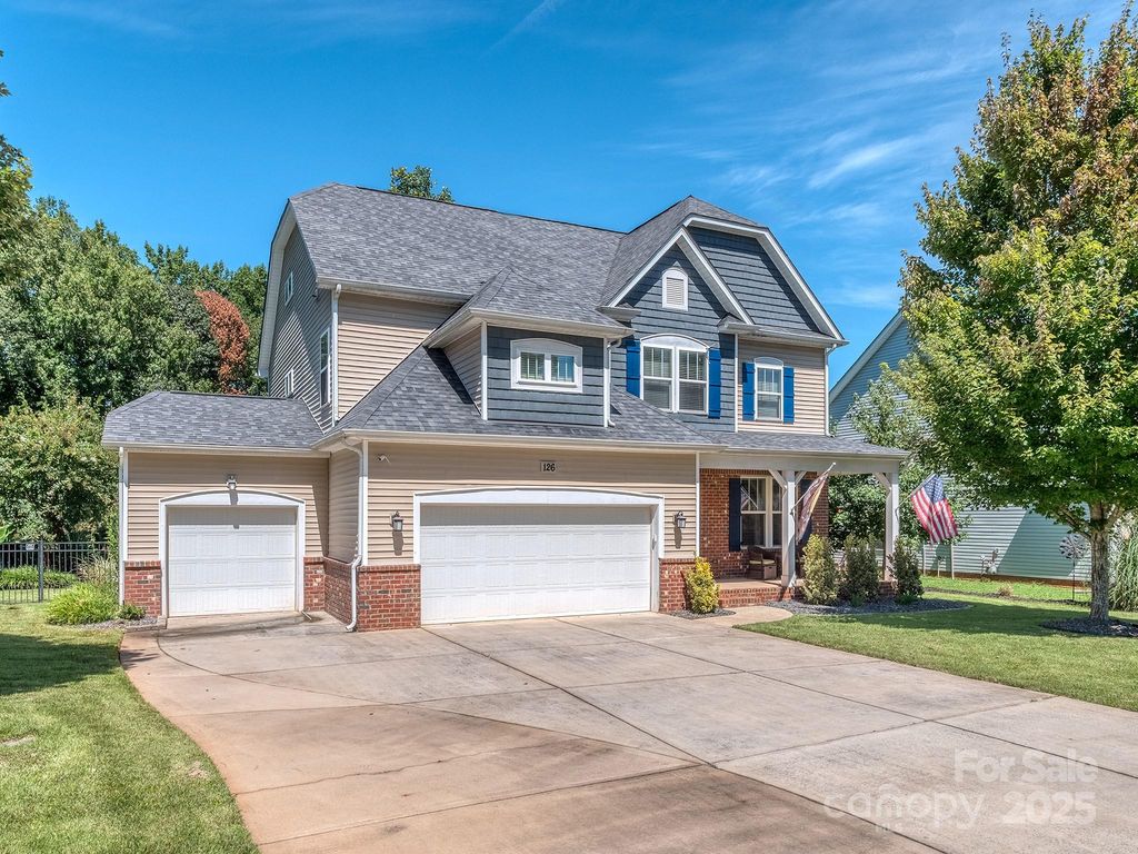 126 Misty Woods Drive, Lake Wylie, SC 29710