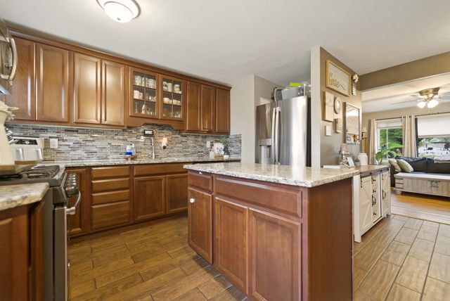 670 Newport Road, Valparaiso, IN 46385