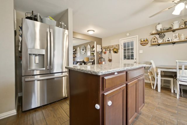 670 Newport Road, Valparaiso, IN 46385