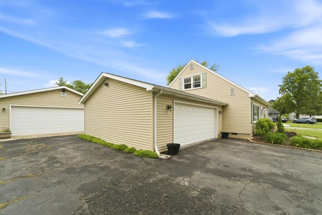 670 Newport Road, Valparaiso, IN 46385