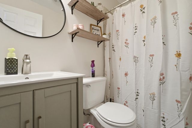 670 Newport Road, Valparaiso, IN 46385