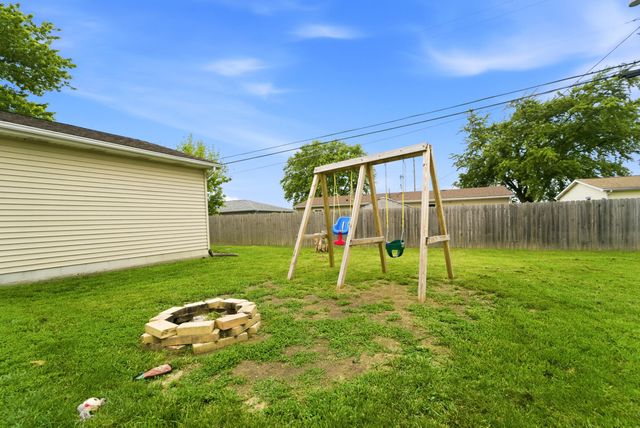 670 Newport Road, Valparaiso, IN 46385
