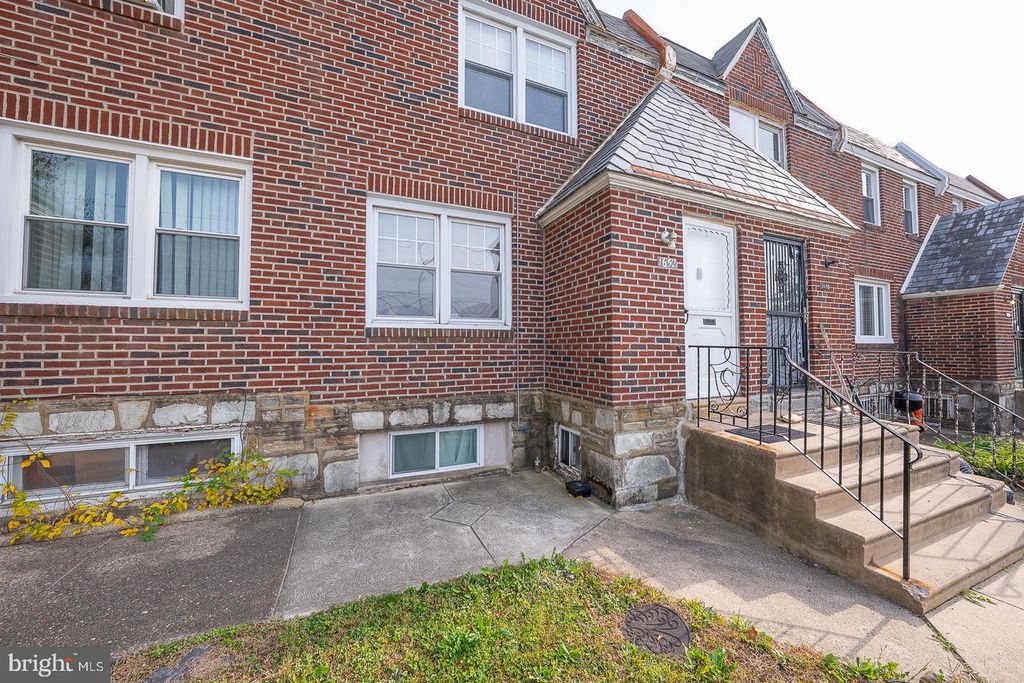 1652 E WALNUT LN, Philadelphia, PA 19138