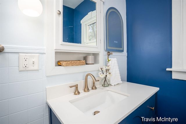 2053 Paris Avenue, Grand Rapids, MI 49505