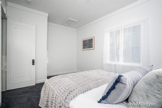 2053 Paris Avenue, Grand Rapids, MI 49505