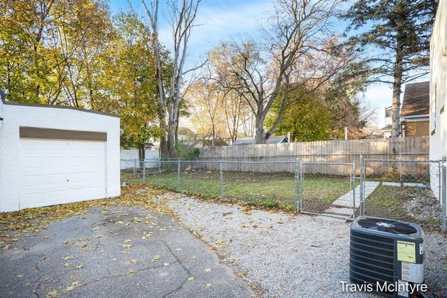 2053 Paris Avenue, Grand Rapids, MI 49505