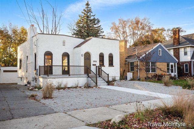 2053 Paris Avenue, Grand Rapids, MI 49505