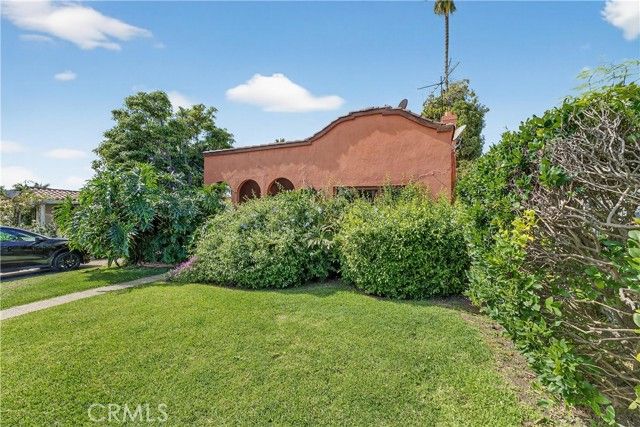 651 N La Jolla, Los Angeles, CA 90048