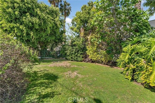 651 N La Jolla, Los Angeles, CA 90048