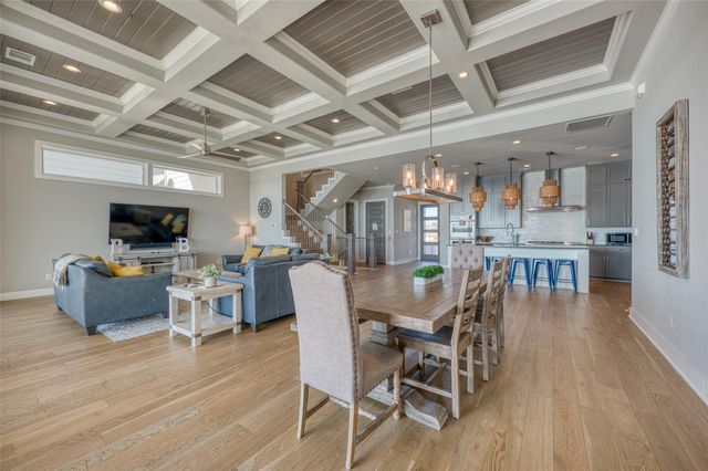 414 Campa Pajama LN, Kingsland, TX 78639