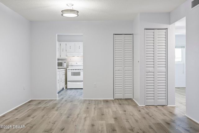 2711 N Halifax Ave Apt 380, Daytona Beach, FL 32118