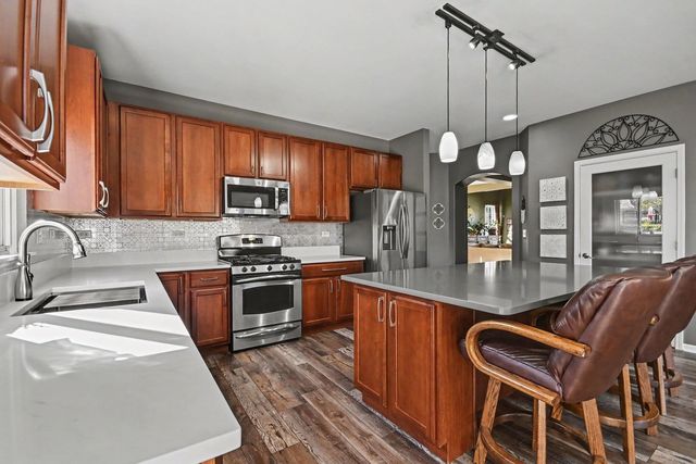 8404 Hanbury Court, Joliet, IL 60431