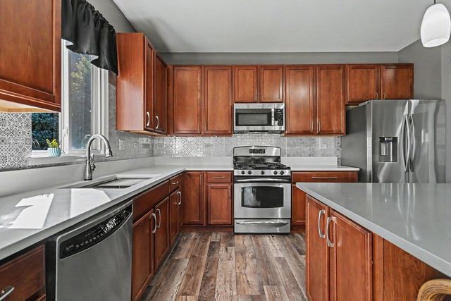 8404 Hanbury Court, Joliet, IL 60431
