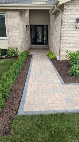 2014 Waldons Court S, West Bloomfield Charter Township, MI 48322
