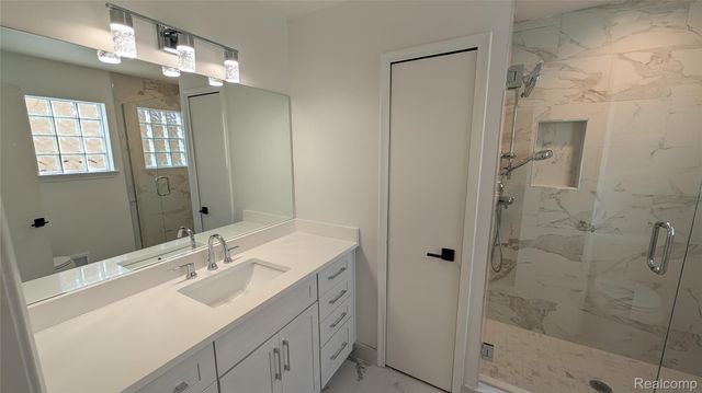 2014 Waldons Court S, West Bloomfield Charter Township, MI 48322