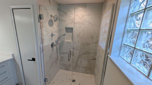 2014 Waldons Court S, West Bloomfield Charter Township, MI 48322