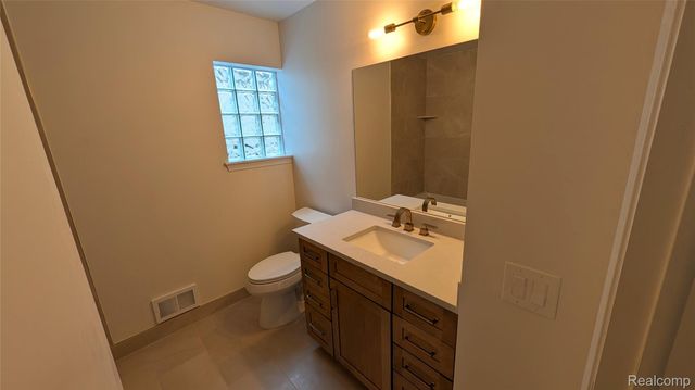 2014 Waldons Court S, West Bloomfield Charter Township, MI 48322