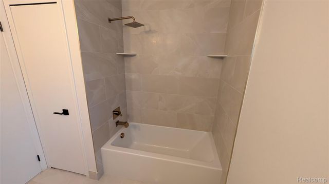 2014 Waldons Court S, West Bloomfield Charter Township, MI 48322