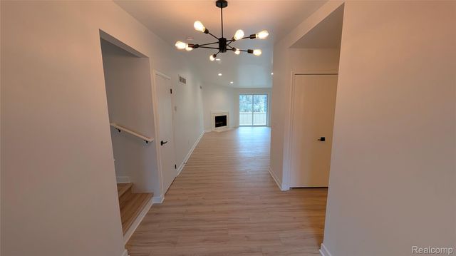 2014 Waldons Court S, West Bloomfield Charter Township, MI 48322