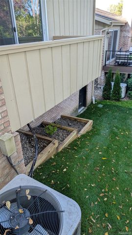 2014 Waldons Court S, West Bloomfield Charter Township, MI 48322