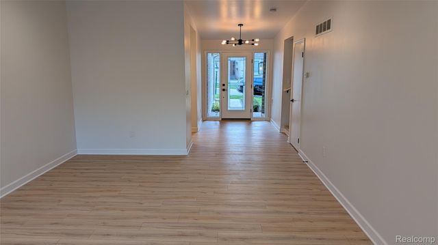 2014 Waldons Court S, West Bloomfield Charter Township, MI 48322