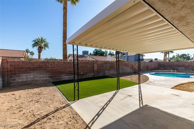 4650 White Rock Drive, Las Vegas, NV 89121