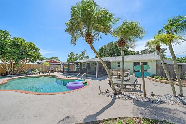 2923 LINWOOD DRIVE, Sarasota, FL 34232