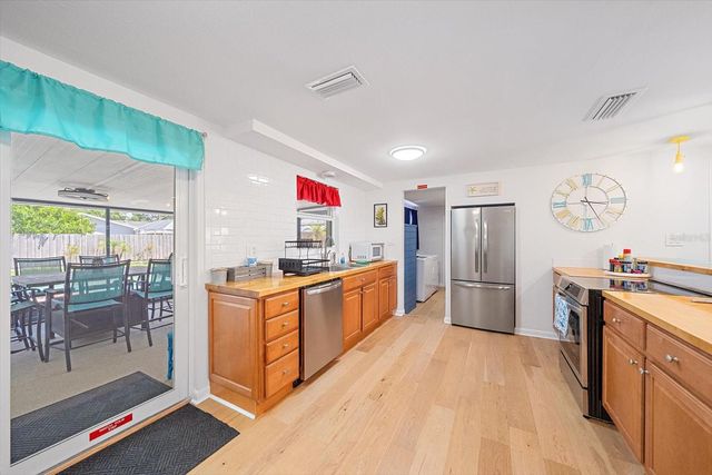 2923 LINWOOD DRIVE, Sarasota, FL 34232