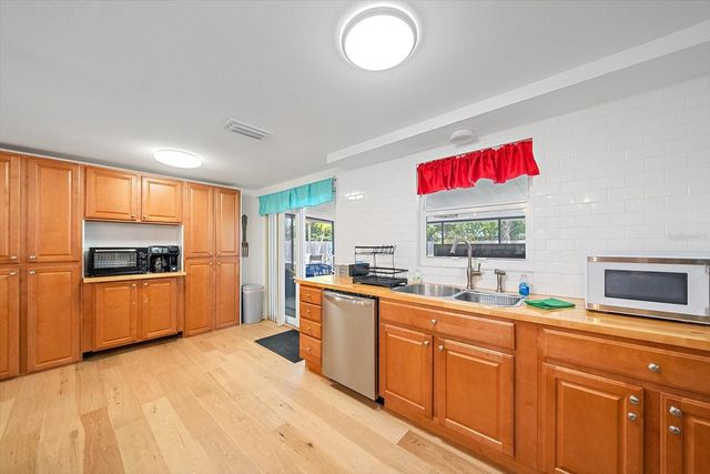 2923 LINWOOD DRIVE, Sarasota, FL 34232