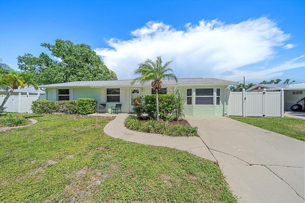 2923 LINWOOD DRIVE, Sarasota, FL 34232
