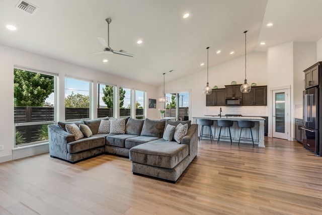 63173 Iner Loop, Bend, OR 97701
